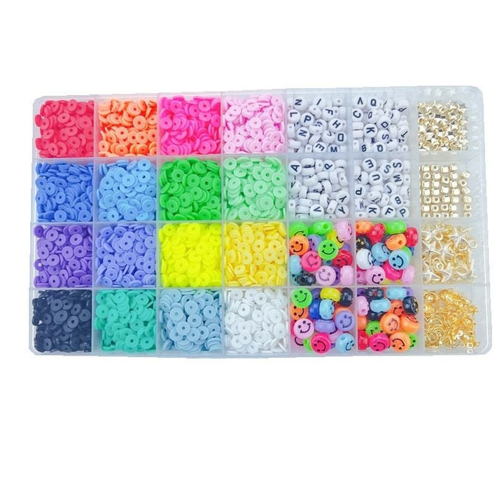 Das Fashiongirl Clay Beads / Heishi Beads Fimo Kit – KREA DIY Jewellery Kit enthält 4500 bunte Perlen – rund, Buchstaben, Gold, Smiley-Gesichter und Fimo – in einem Organizer mit 24 Fächern, perfekt für die Schmuckherstellung und Bastelarbeiten.