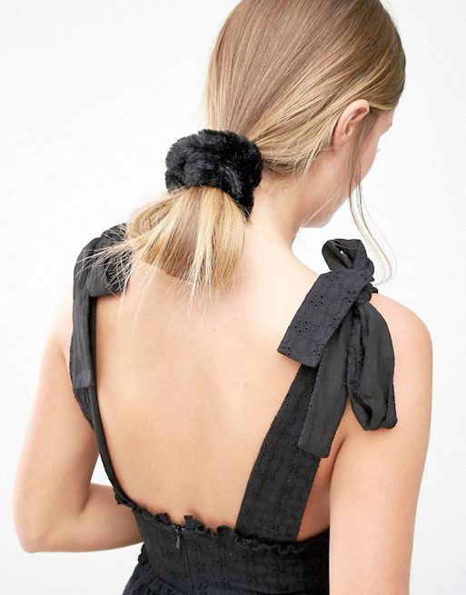 Haarband mit Fell – Faux Scrunchie, schwarz – Haaraccessoires