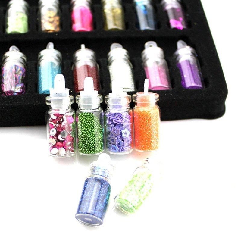 Nageldekoration / Nageldekorationsset für die Maniküre mit Perlen, Pailletten, Glitzer und Diamanten – 48 Flaschen – | Fashiongirl
