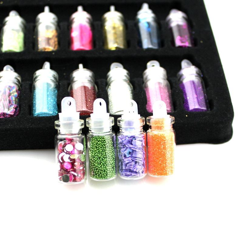 Nageldekoration / Nageldekorationsset für die Maniküre mit Perlen, Pailletten, Glitzer und Diamanten – 48 Flaschen – | Fashiongirl