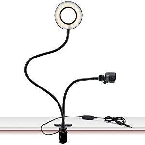 Das UNIQ Selfie Ring Light verfügt über eine einstellbare LED mit Helligkeitsregelung und zwei flexible Arme – einen für Ihr Smartphone, einen für das Licht – sowie eine Klemmbasis für eine sichere Befestigung. Ideal für Streaming, Vlogs, YouTube oder Make-up-Sessions. Inklusive Netzkabel.