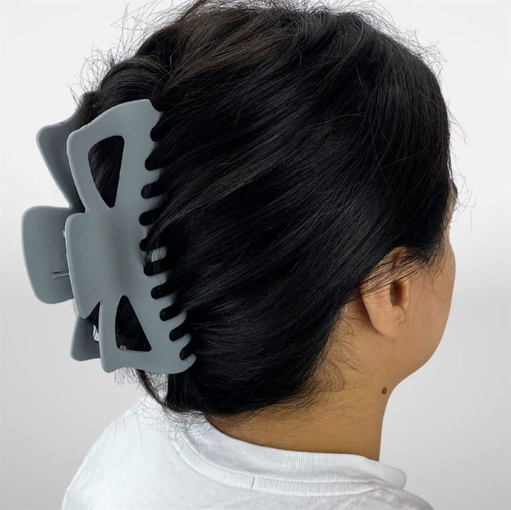 SOHO Astrid Hair Claw – Grau – Haaraccessoires