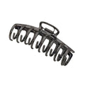 Die SOHO Kana Metal Hair Claw – Titanium von SOHO verfügt über ineinandergreifende Zinken und ein Federscharnier für starken Halt und ist somit ideal für alle Haartypen geeignet.