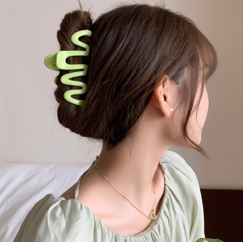 SOHO Malik Hair Claw – Grün – Haaraccessoires