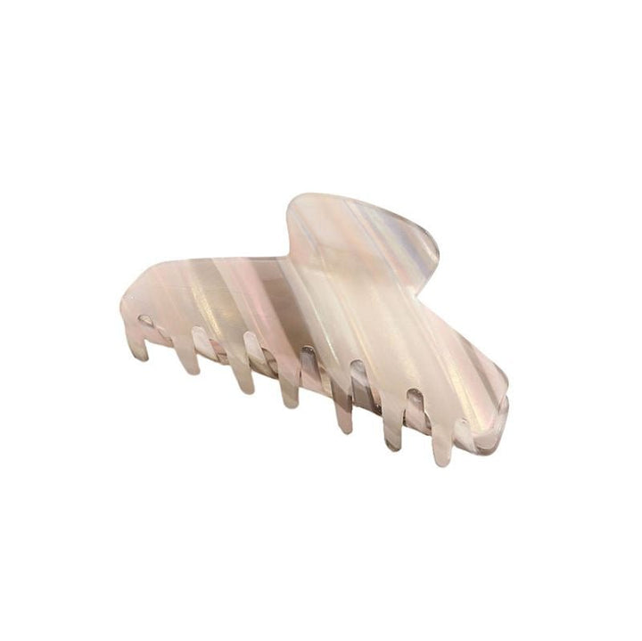 Die SOHO Mesa Hair Claw – Grey Rainbow von SOHO verfügt über breite, gebogene Zinken und eine glatte, perlmuttartige Oberfläche. Dieses elegante Haaraccessoire aus Kunstharz wird vor einem schlichten weißen Hintergrund präsentiert.