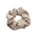SOHO Pepita Scrunchie – Beige – Haaraccessoires