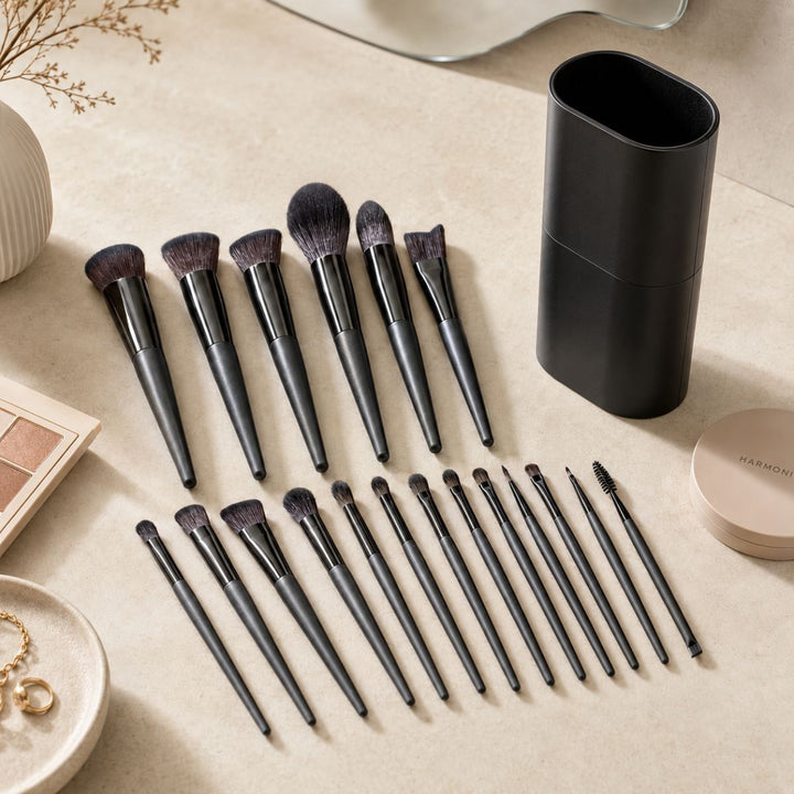 Technique PRO Raven Makeup Brush Set - 18 Professional Brushes - Brush sets - Technique PRO