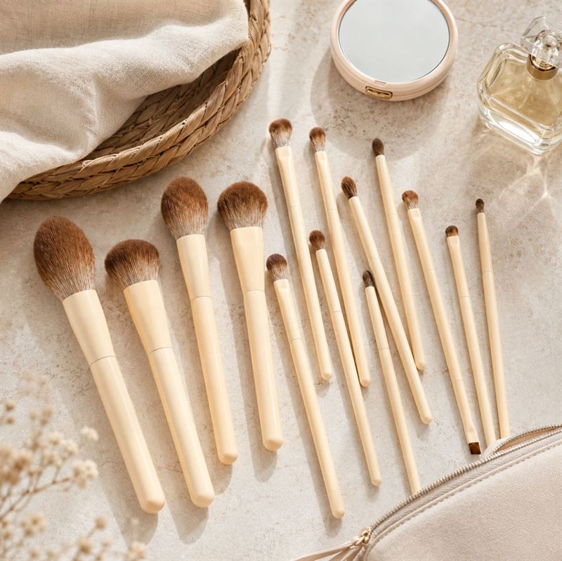 Technique PRO Vanilla Makeup Brush Set - 14 Pieces - Brush sets - Technique PRO
