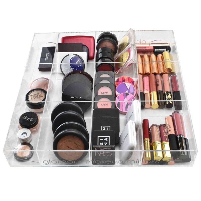 Die UNIQ Acryl-Organizer-Schale für Make-up/Schmuck von UNIQ verfügt über 12 Fächer zur übersichtlichen Aufbewahrung von Pudern, Rouge, Lidschatten, Lippenstiften und Lipgloss für eine effiziente und organisierte Aufbewahrung von Make-up.