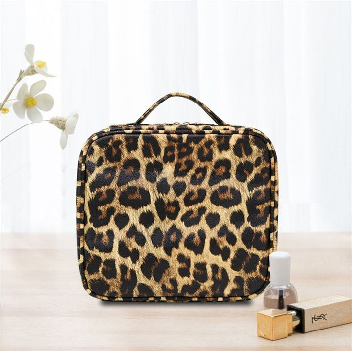 UNIQ Make-up-Reisetasche – Kulturbeutel/Kosmetiktasche für Ihr gesamtes Make-up – Leopard – | Fashiongirl