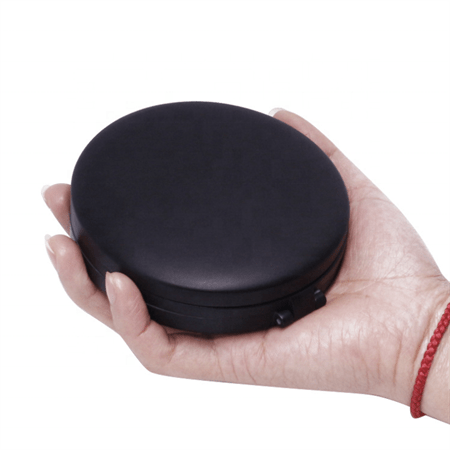 UNIQ Tri - fold Compact Travel Mirror with LED (5x and 10x magnification) - Black - | Fashiongirl